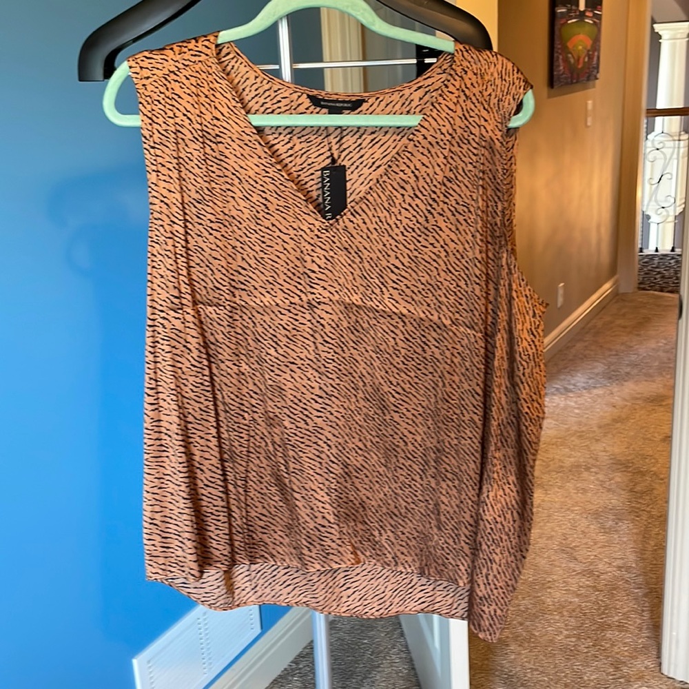 NWT-Banana Republic sleeveless top